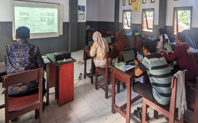 SMA Islam Nurul Khalil Gelar Rapat E-Rapor, Libatkan Ketua Yayasan dan Kepala Sekolah